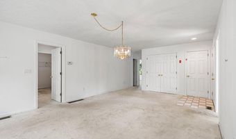 7 St Andrews Dr, Bedford, NH 03110