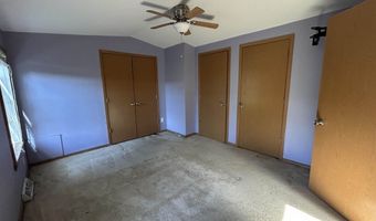 83 Long Shores Dr, Barrington, NH 03825