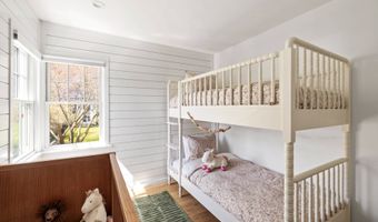 93 Mulford Ln, Amagansett, NY 11930