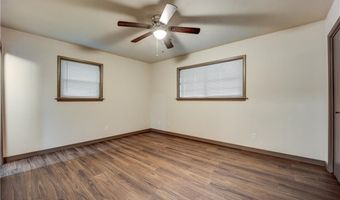 112 Oak St, Arkoma, OK 74901