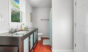 407 W Main St, Blue Mountain, MS 38610