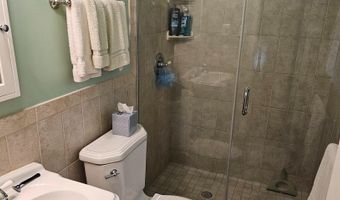 7719 HERITAGE Dr, Annandale, VA 22003