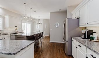 3 BLACKWOLF Ct, Algonquin, IL 60102