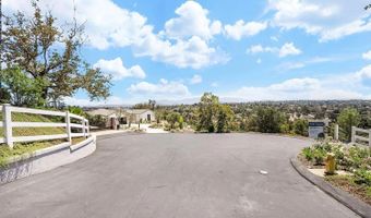588 Twin Country Ln, Fallbrook, CA 92028