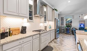7702 PARADISO Dr, Apollo Beach, FL 33572