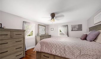 22 Clyde St, Blackstone, MA 01504