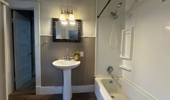 3317 Jackson St, Alton, IL 62002