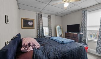 95 School St, Lincoln, RI 02865
