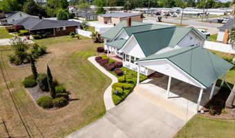 316 Fair St, Baxley, GA 31513