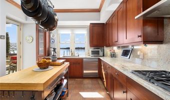 341 Thames St S-104, Bristol, RI 02809