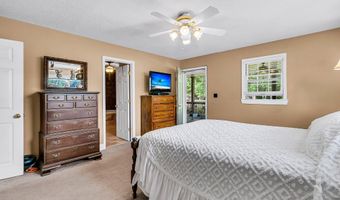107 Jacks Ln, Bonneau, SC 29431