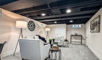 1872 Pickle Rd, Akron, OH 44312