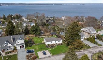 13 Starboard Ave, Jamestown, RI 02835
