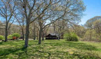 19 Locust Ln, Aquinnah, MA 02535
