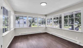 226 Mill Creek Dr, Bayville, NJ 08721