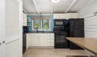 4 Ottawa Trl, Narragansett, RI 02882