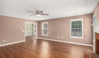 673 Country Grove Ln, Auburn, GA 30011