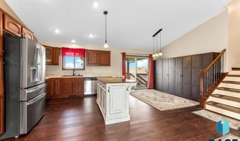 1600 E Liberty Cir, Brandon, SD 57005