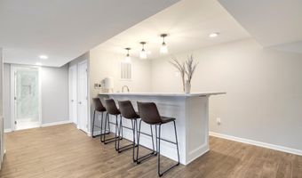 8217 CINDY Ln, Bethesda, MD 20817
