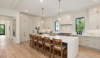 2615 3RD St N, Arlington, VA 22201