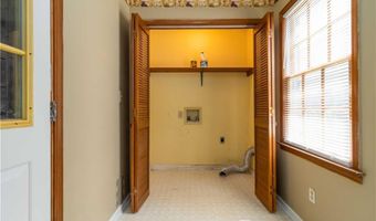 366 Ridgeview Dr, Auburn, GA 30011