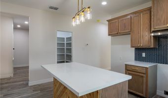 1055 N King St, Alice, TX 78332