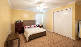 51 Aspen Cir, Albany, NY 12208