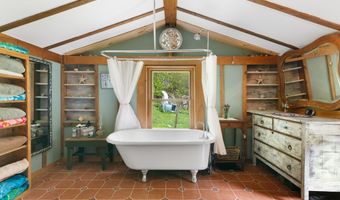 442 Brookline Rd, Athens, VT 05345
