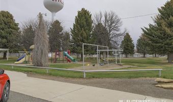 30 N Division St, Cowley, WY 82420