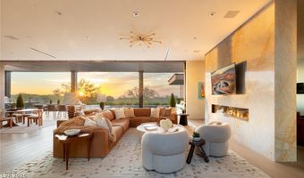 92 Sun Glow Ln, Las Vegas, NV 89135