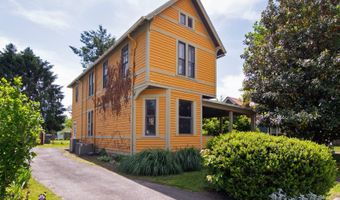 162 Monroe St, Alderson, WV 24910