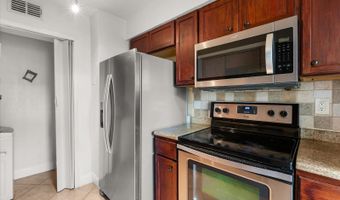 512 ORANGE Dr 32, Altamonte Springs, FL 32701