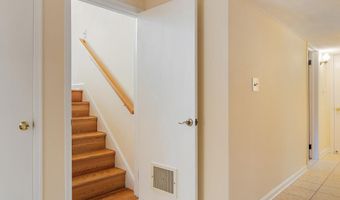 1008 HARBOR Dr, Annapolis, MD 21403