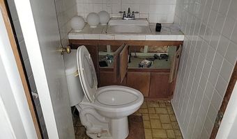 612 Madison St, Bessie, OK 73622