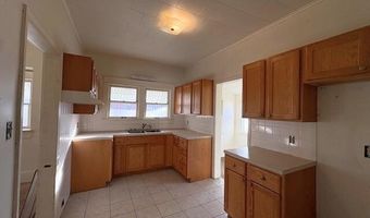 811 S D St, Arkansas City, KS 67005