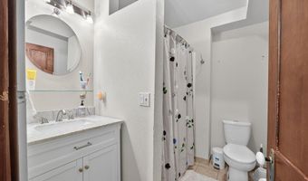 237 B St, Ashland, OR 97520