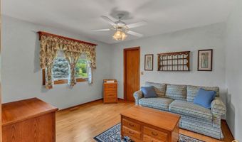 8324 SW Indian Hills Rd, Auburn, KS 66402