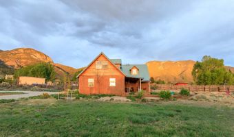 71 Calle Martinez, Arroyo Seco, NM 87514