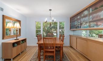 1 Gladridge Dr, East Greenwich, RI 02818