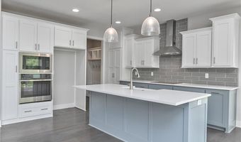 14500 Aurora Ln, Basehor, KS 66007