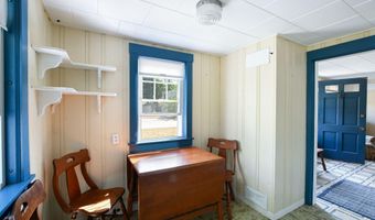 7 Freeman St, Bourne, MA 02532