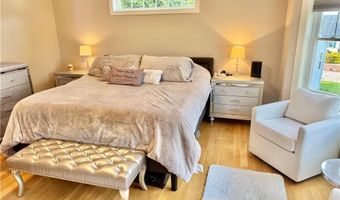 20 Robert Ave, Warwick, RI 02818