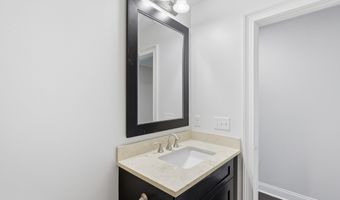 56 Wade Hampton Dr, Beaufort, SC 29907