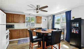 89 Spice Bush Trl, Narragansett, RI 02882