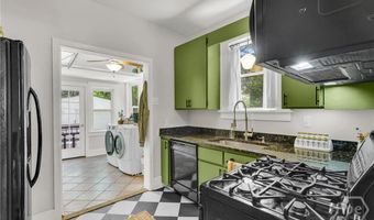 1225 E 48th St, Savannah, GA 31404