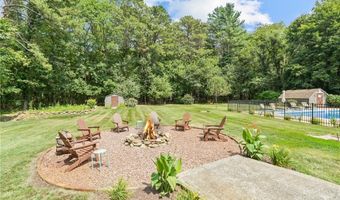 111 Peeptoad Rd, Scituate, RI 02857