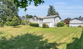 324 E End Ave, Belford, NJ 07718