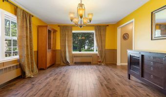 36 Woodlawn Ave, Auburn, ME 04210
