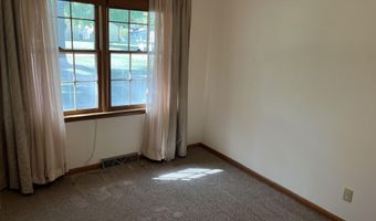 1220 Tyler St, Aurora, MO 65605