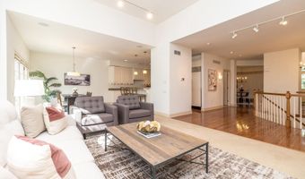 5812 HICKORY HOLLOW Ln, Doylestown, PA 18902